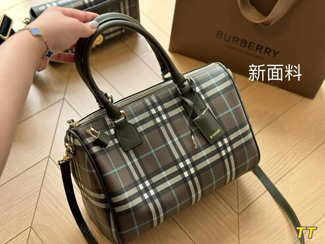 BURBERRY — view 1