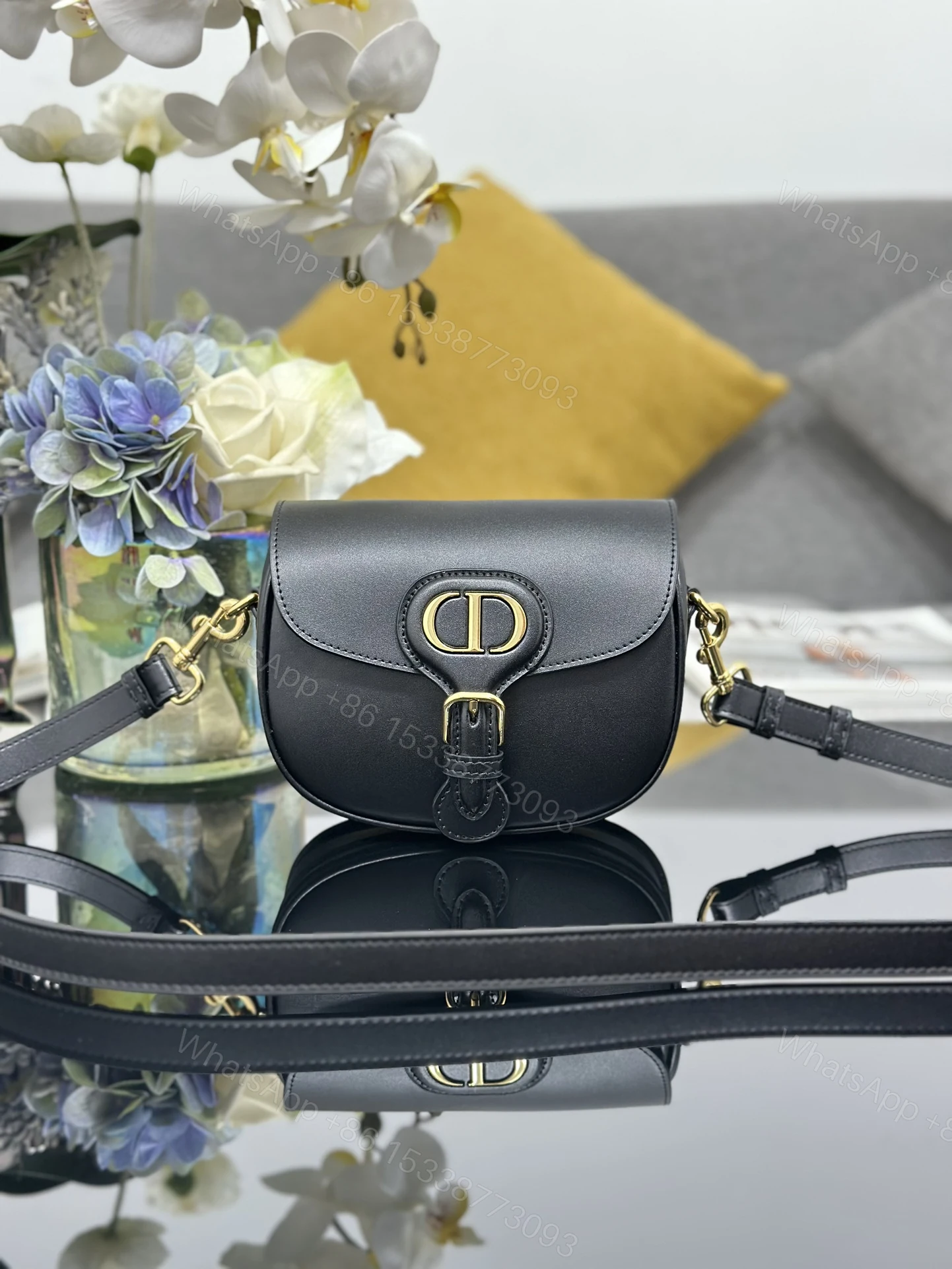 Dior 高仿黑色Bobby半月包 女士款極簡設計 質感滿分 — view 1