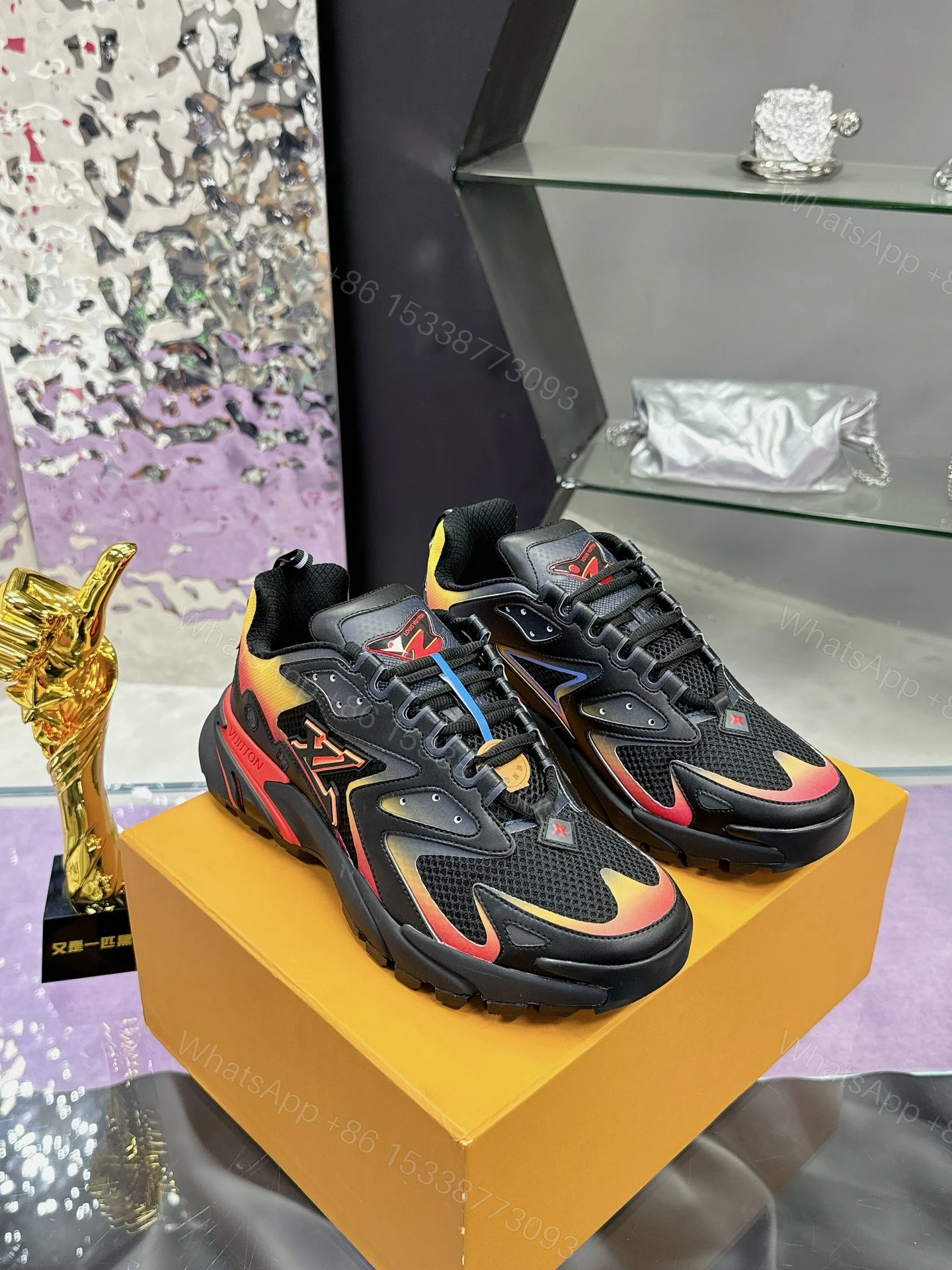 LV 精品仿製運動鞋 黑紅漸層火焰設計 潮流百搭厚底款 — view 1