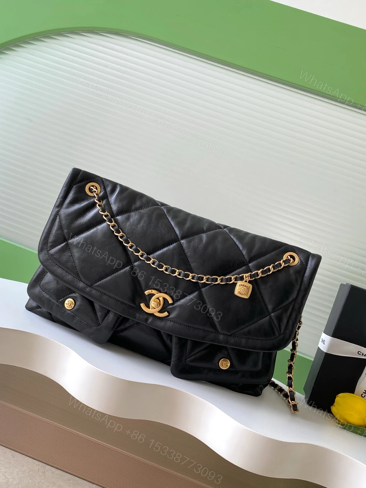 CHANEL 高仿 雙口袋黑色菱格鏈條包 經典復古金鎖造型精品女包 — view 1