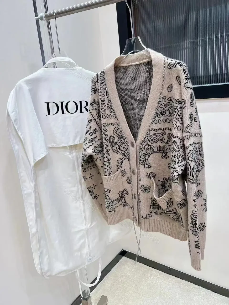 DIOR — view 1