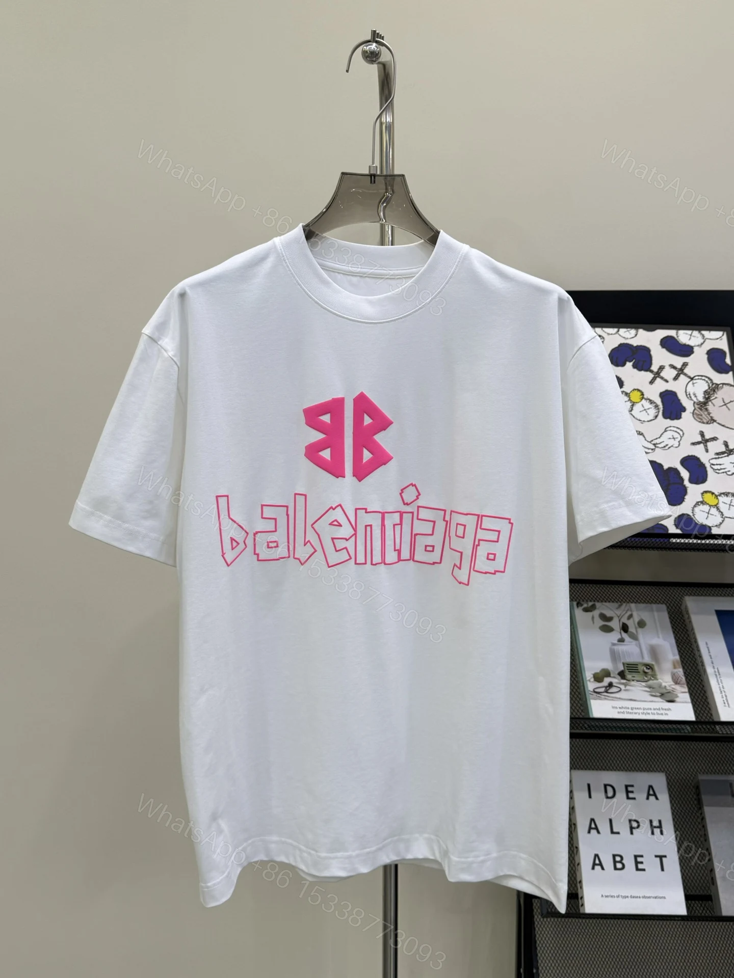 Balenciaga 原單短袖T恤男女款 粉LOGO白底 潮感百搭款式 — view 1