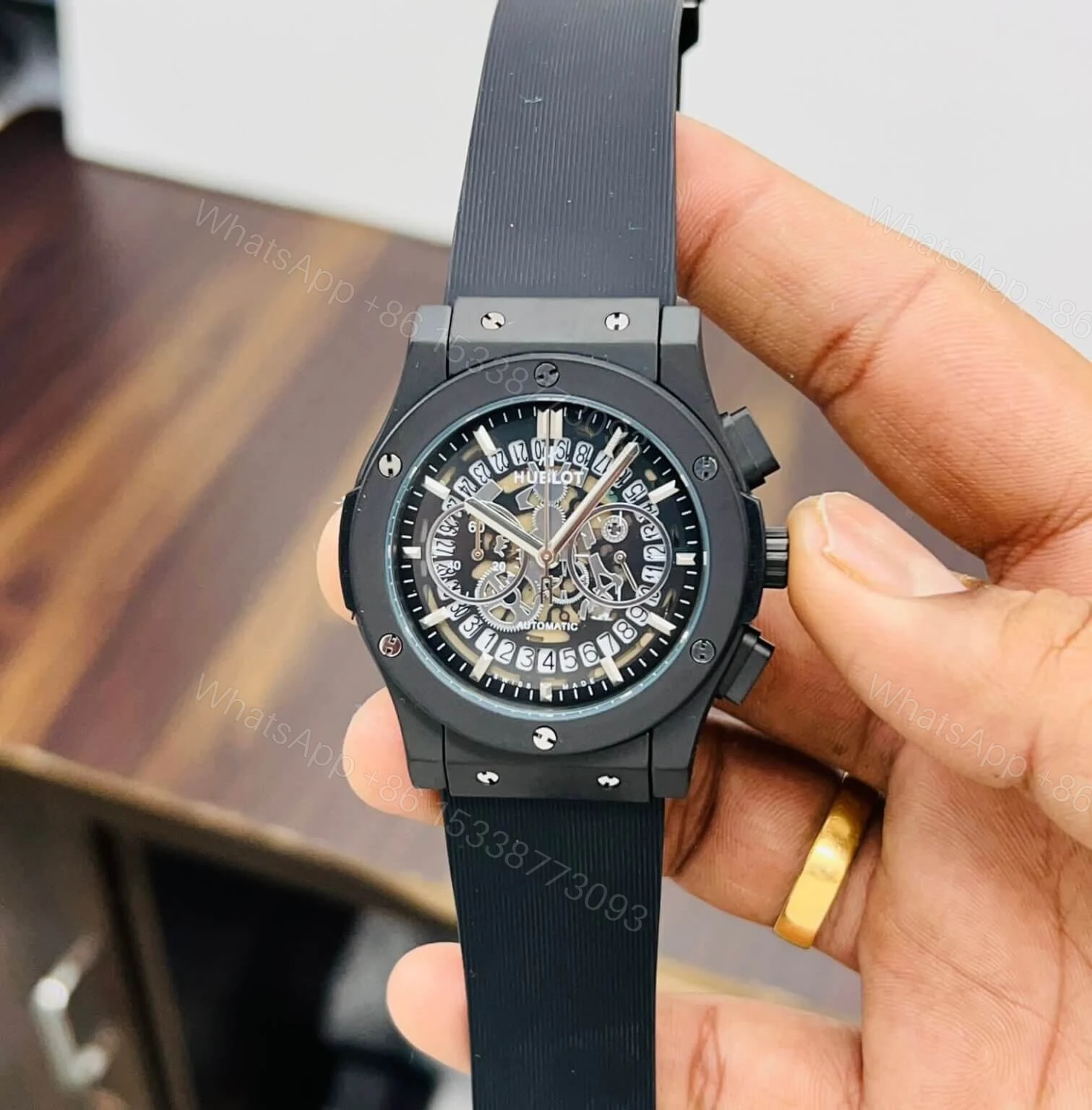 Hublot Big Bang Black 44mm Quartz — view 1