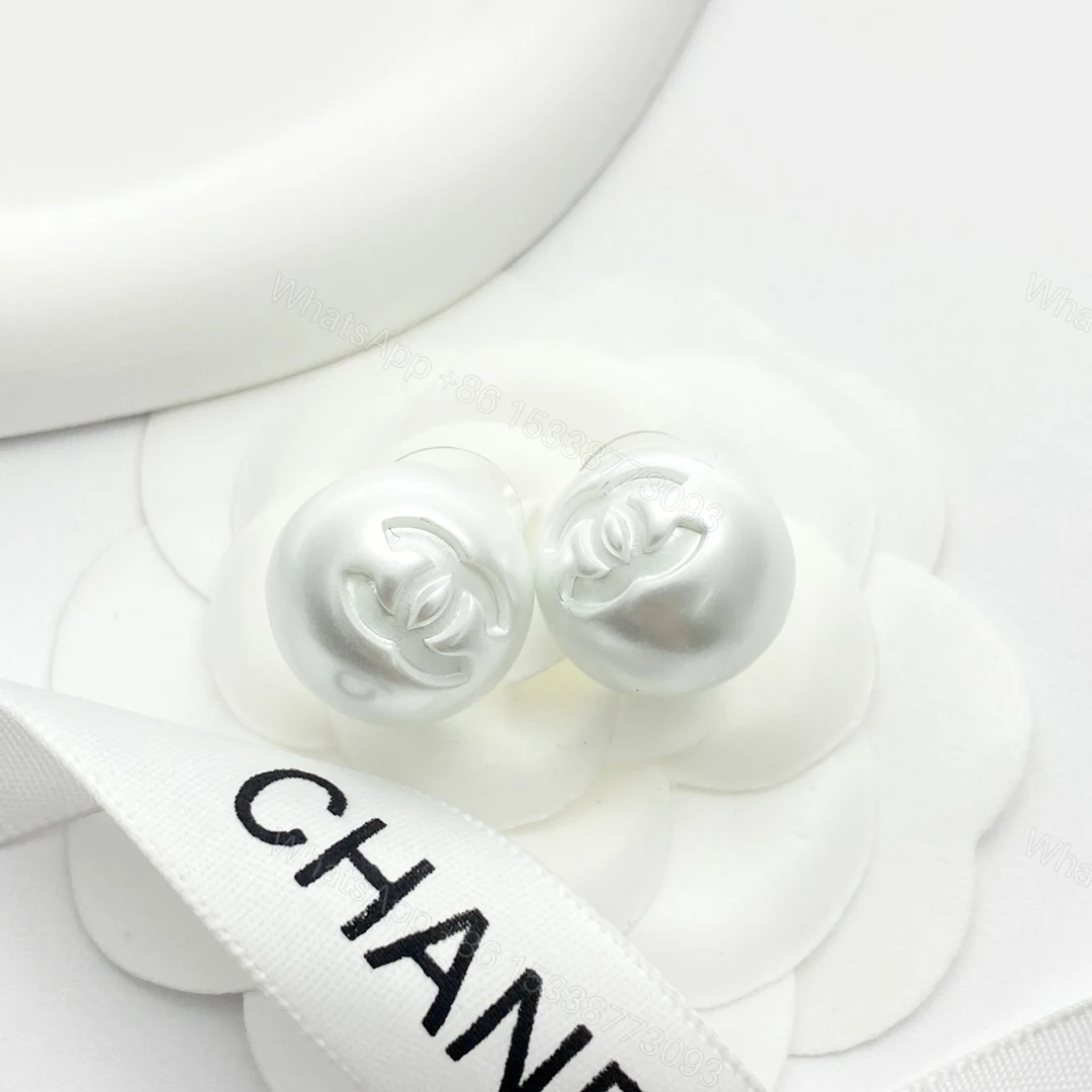 Chanel 高仿 女款 珍珠雙C圓形耳環 經典氣質 百搭款 — view 1