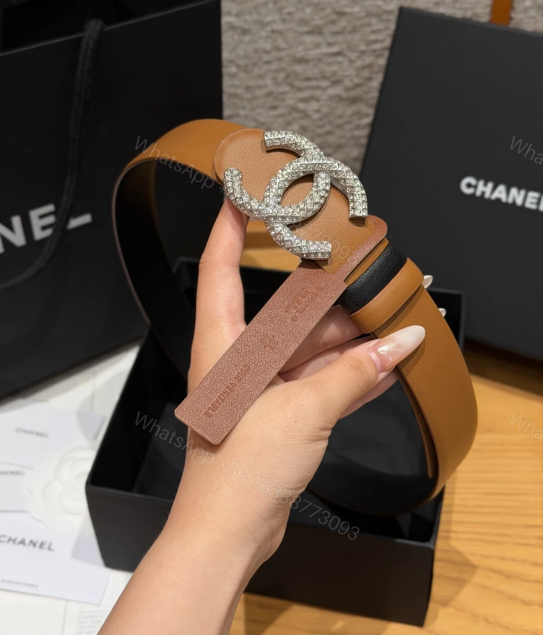 Chanel一比一雙面牛皮滿鑽雙C扣女士皮帶 — view 1