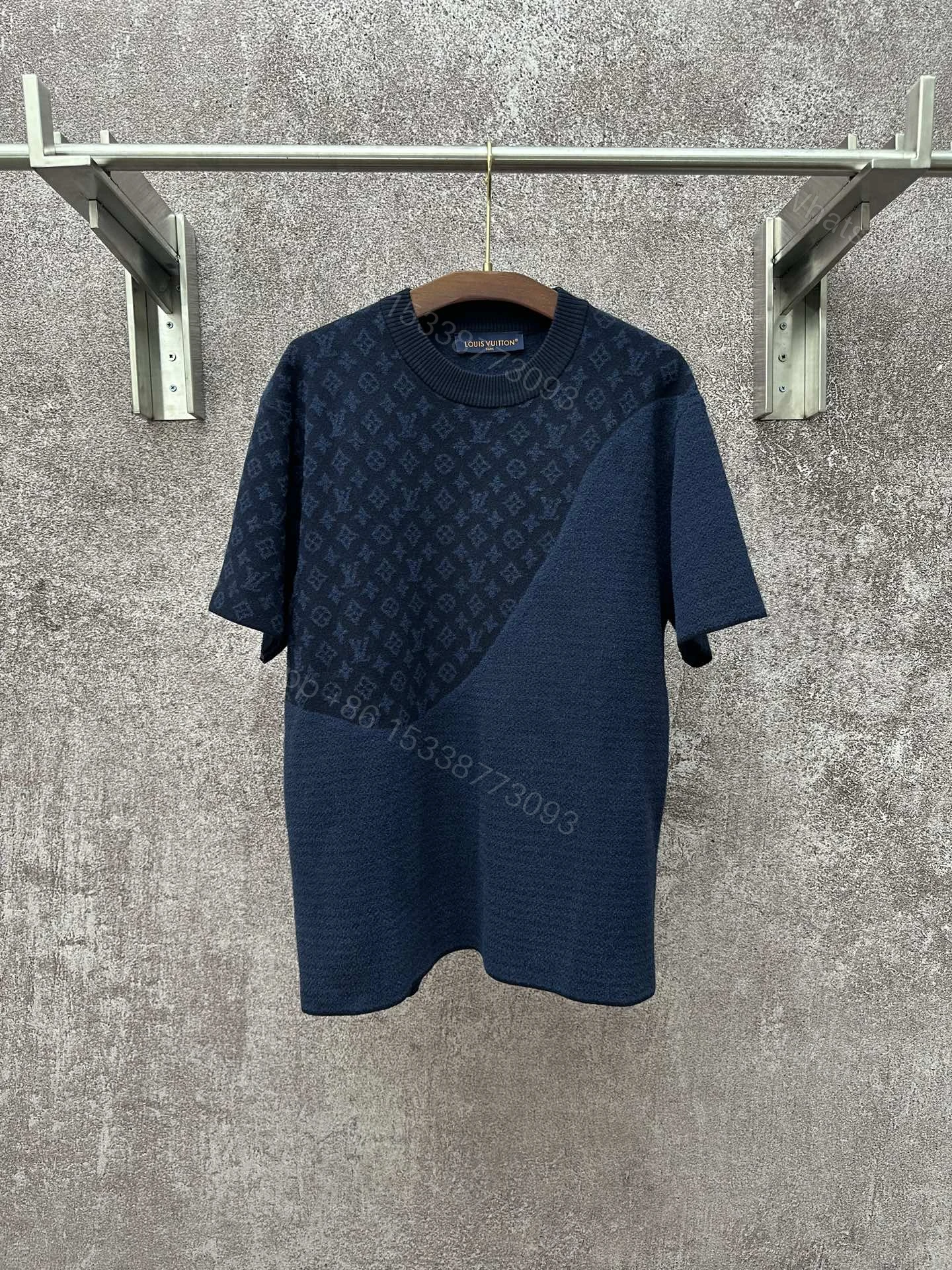 LV 高仿深藍提花短袖T恤 Monogram拼接設計 — view 1