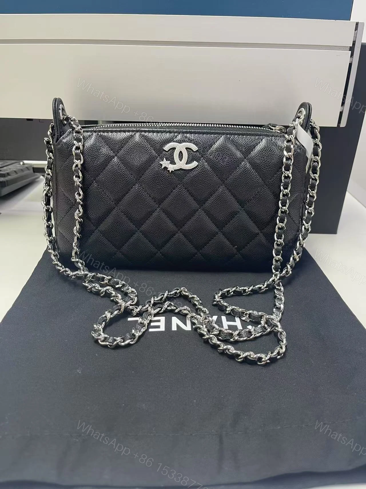 CHANEL 一比一小號菱格相機包 黑銀鏈條款 女士經典耐看造型 — view 1