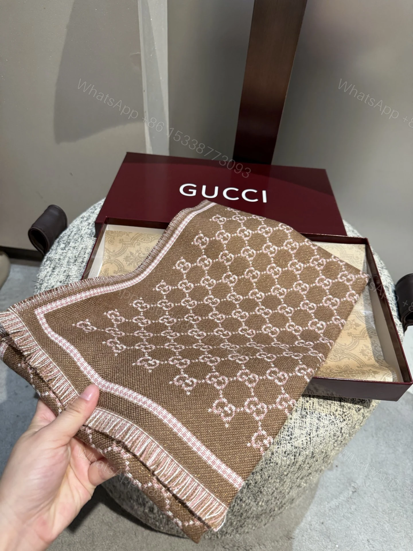 Gucci A貨咖啡粉雙面GG圍巾|高級撞色復古風設計 — view 1
