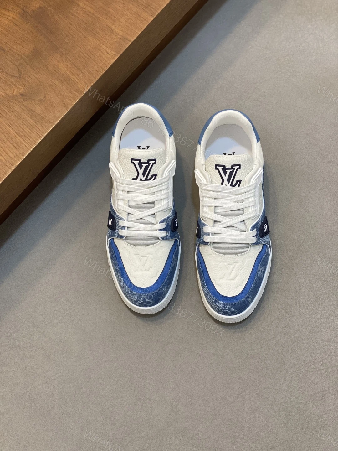 LV 一比一藍色撞白運動鞋 Monogram 帆布拼接清爽百搭 — view 1