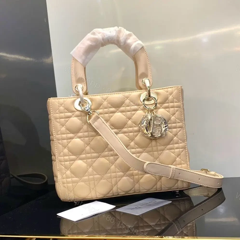 DIOR — view 1