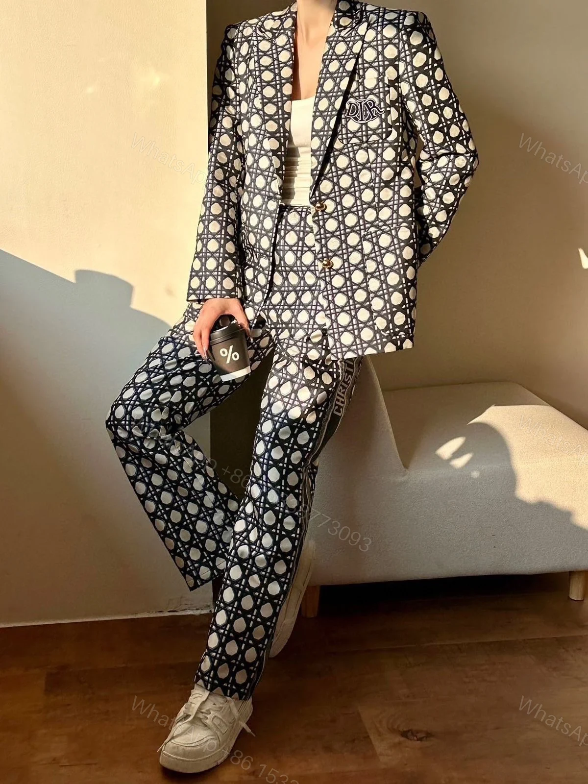 DIOR — view 1