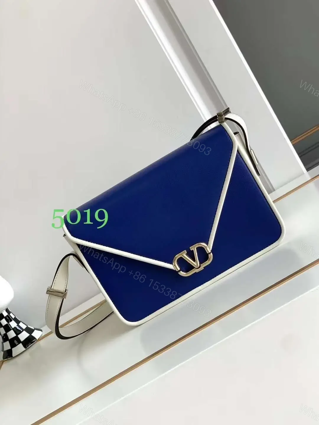 VALENTINO — view 1