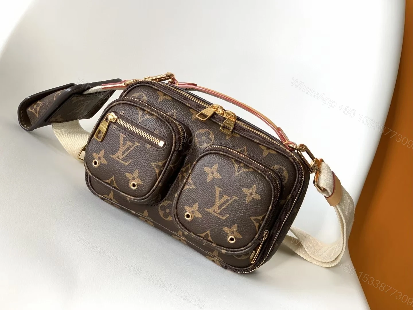 LV A貨 Utility 多口袋 Monogram 胸包 斜背包 — view 1