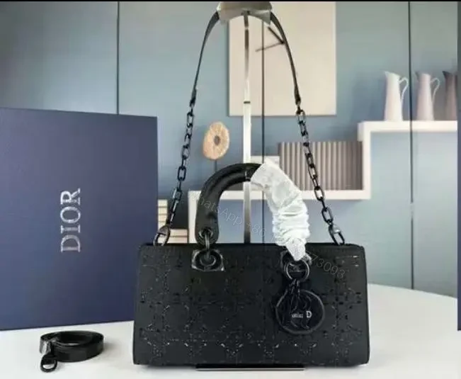 DIOR — view 1