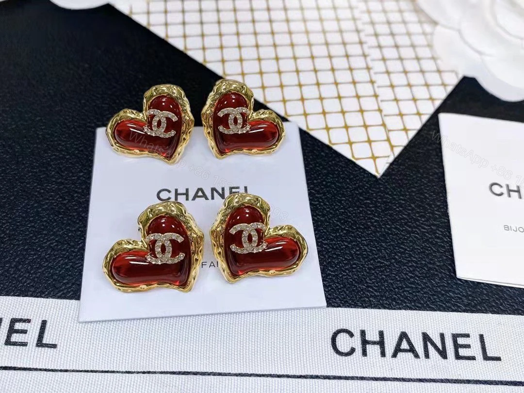 CHANEL 一比一紅色琉璃愛心耳環|金邊雙C亮面質感可愛耳飾 — view 1