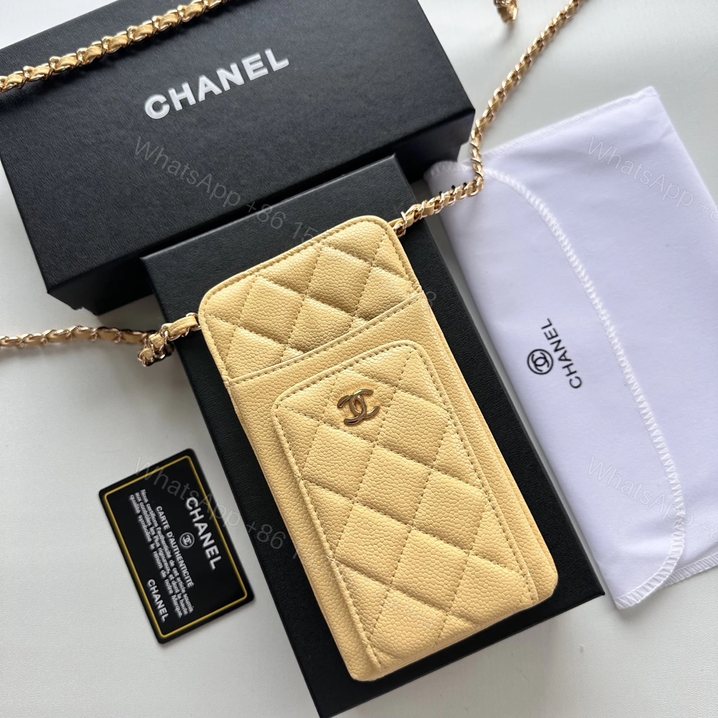 Chanel 高仿女士手機斜背包奶黃新色 甜美小香風人氣款 — view 1