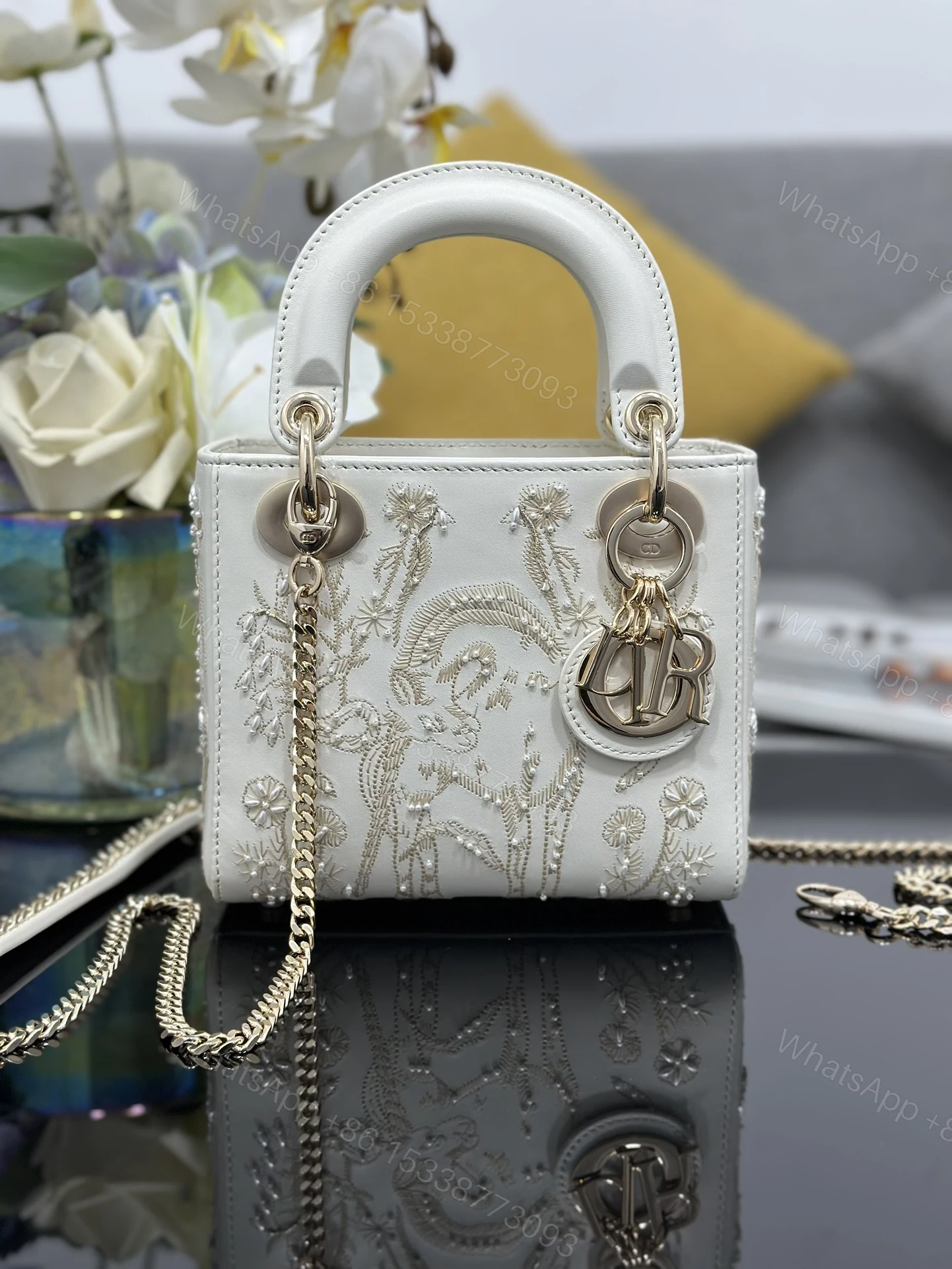 Dior 原單 女款 Lady 白色刺繡天鵝手提包 優雅氣質款 — view 1