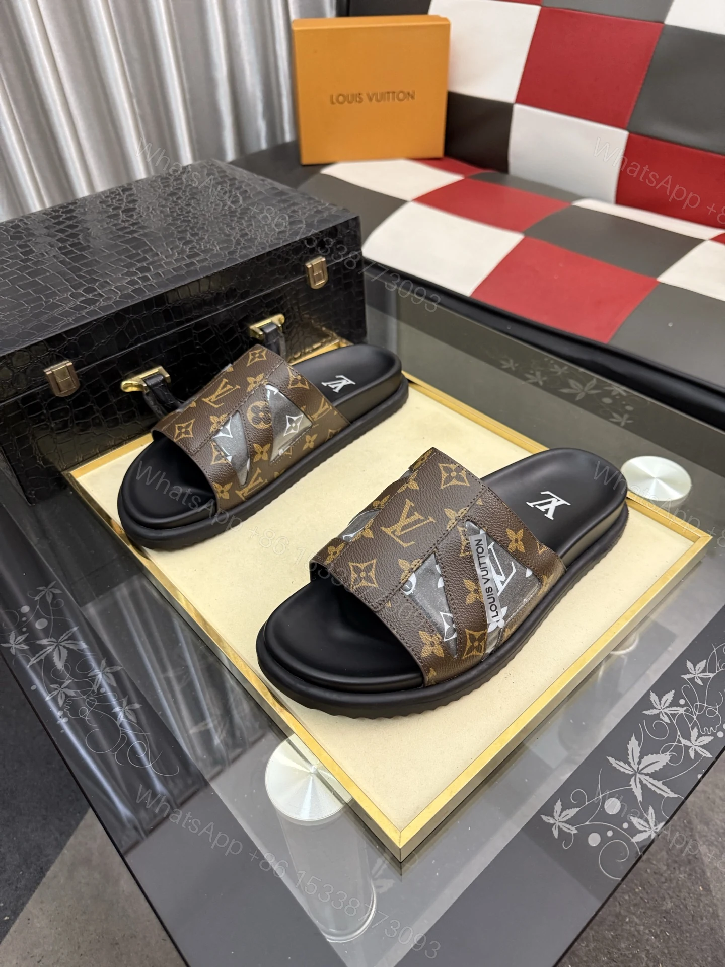 LV A貨 男款 拖鞋 經典老花 棕色Monogram 百搭休閒款 — view 1
