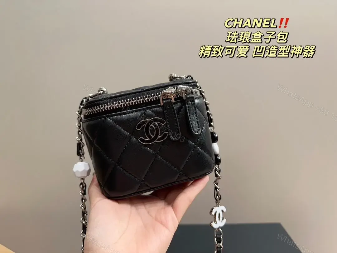 CHANEL — view 1
