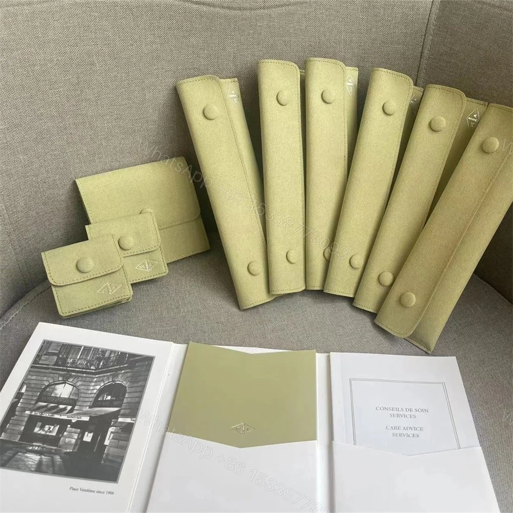 Van Cleef & Arpels Jewelry Pouch New Package — view 1