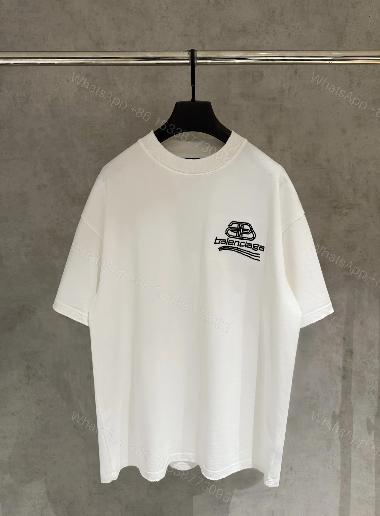 Balenciaga 原單 BB刺繡Logo短袖T恤 白色潮流寬鬆上衣 — view 1