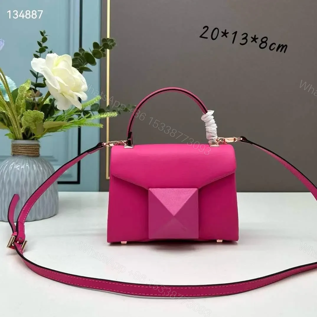 VALENTINO — view 1