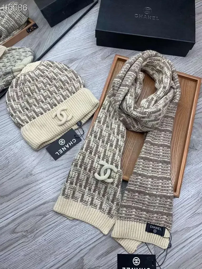 CHANEL — view 1