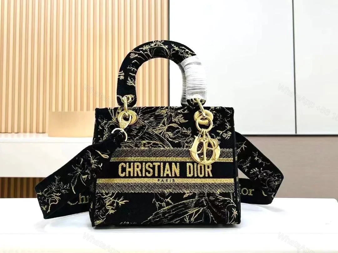 Design MEDIUM OR LADY D-LITE BAG – Dubai Fashion LUX — view 1