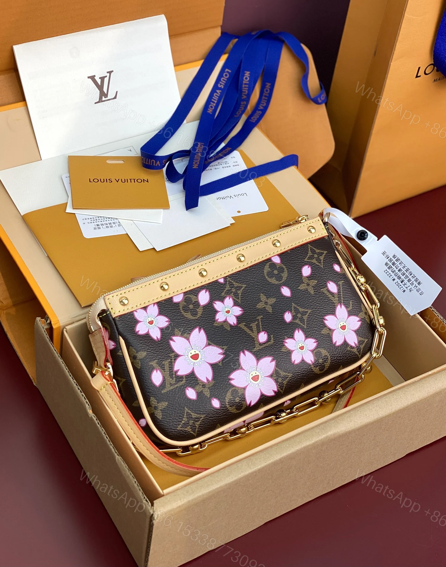 LV A貨櫻花限量版手拿包Monogram帆布粉嫩櫻花時尚新作 — view 1