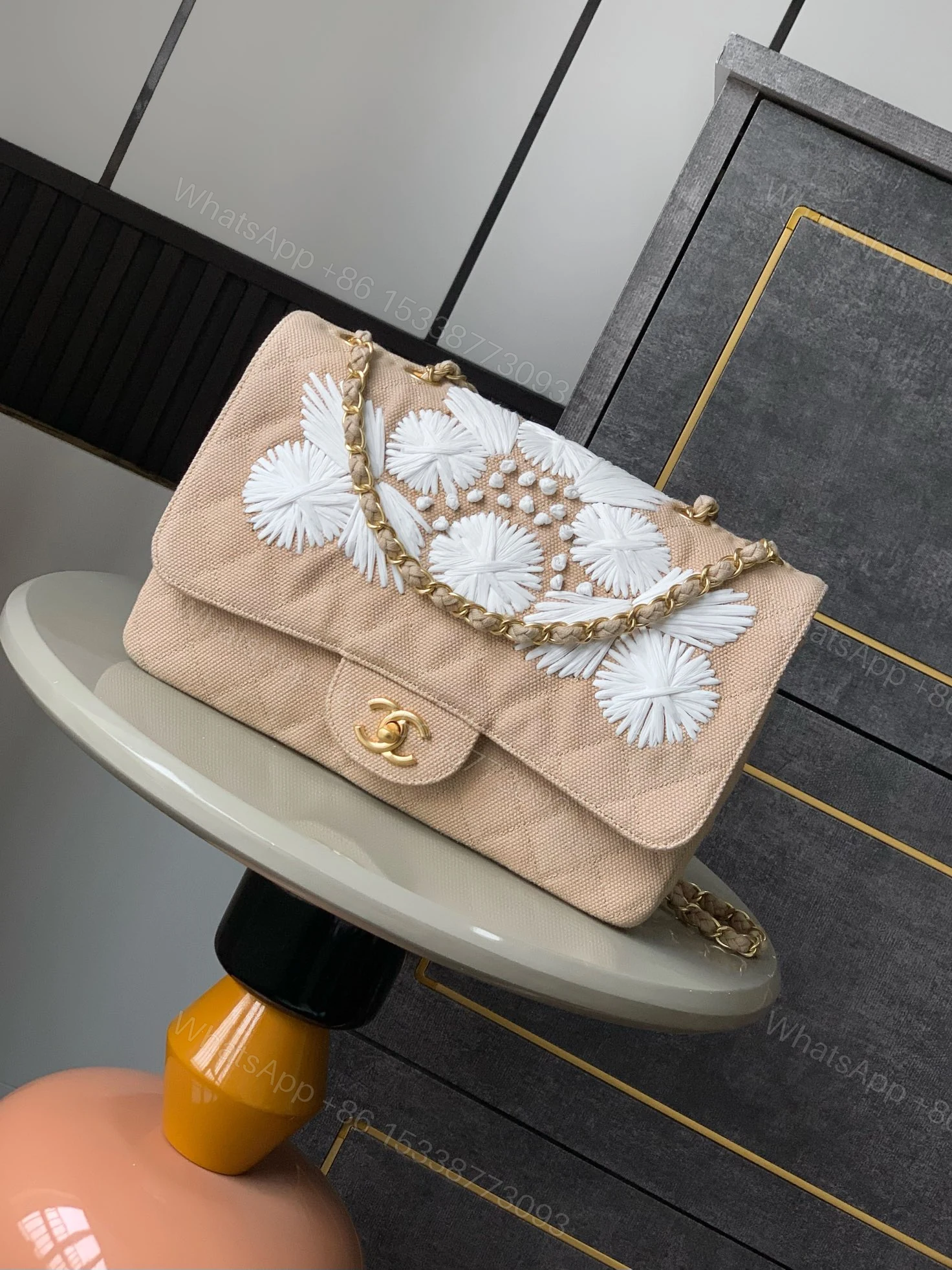 CHANEL一比一Boy Chanel米色刺繡花卉鏈條包優雅翻蓋款 — view 1