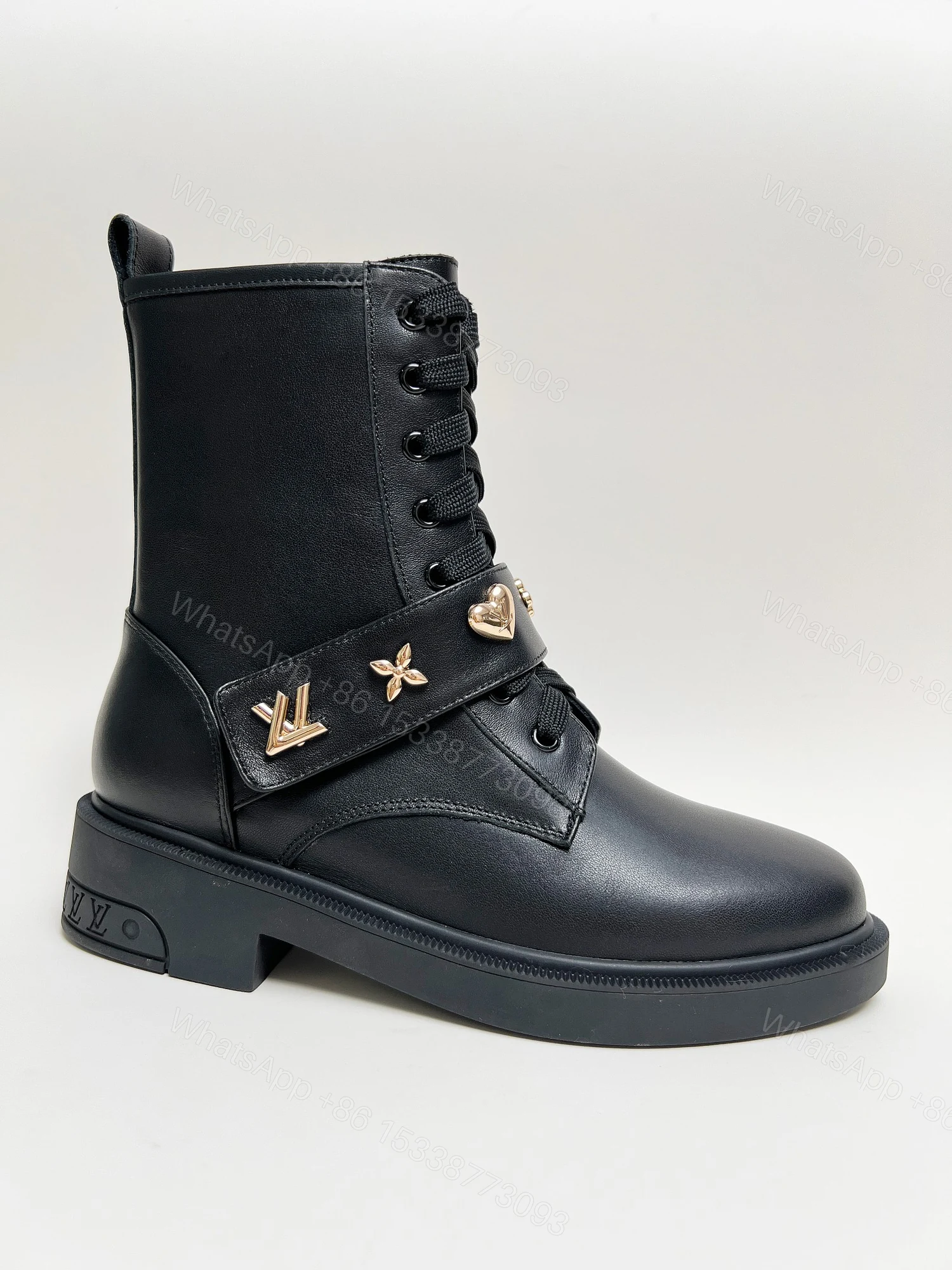 LV 高仿短靴 經典黑色壓紋 Monogram 女士鞋 — view 1