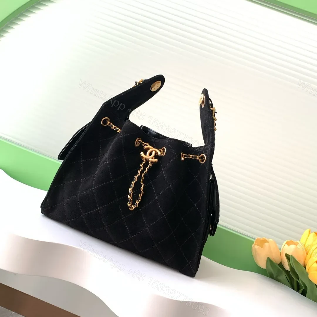 Chanel 25 small handbag, Grained calfskin & gold-tone — view 1