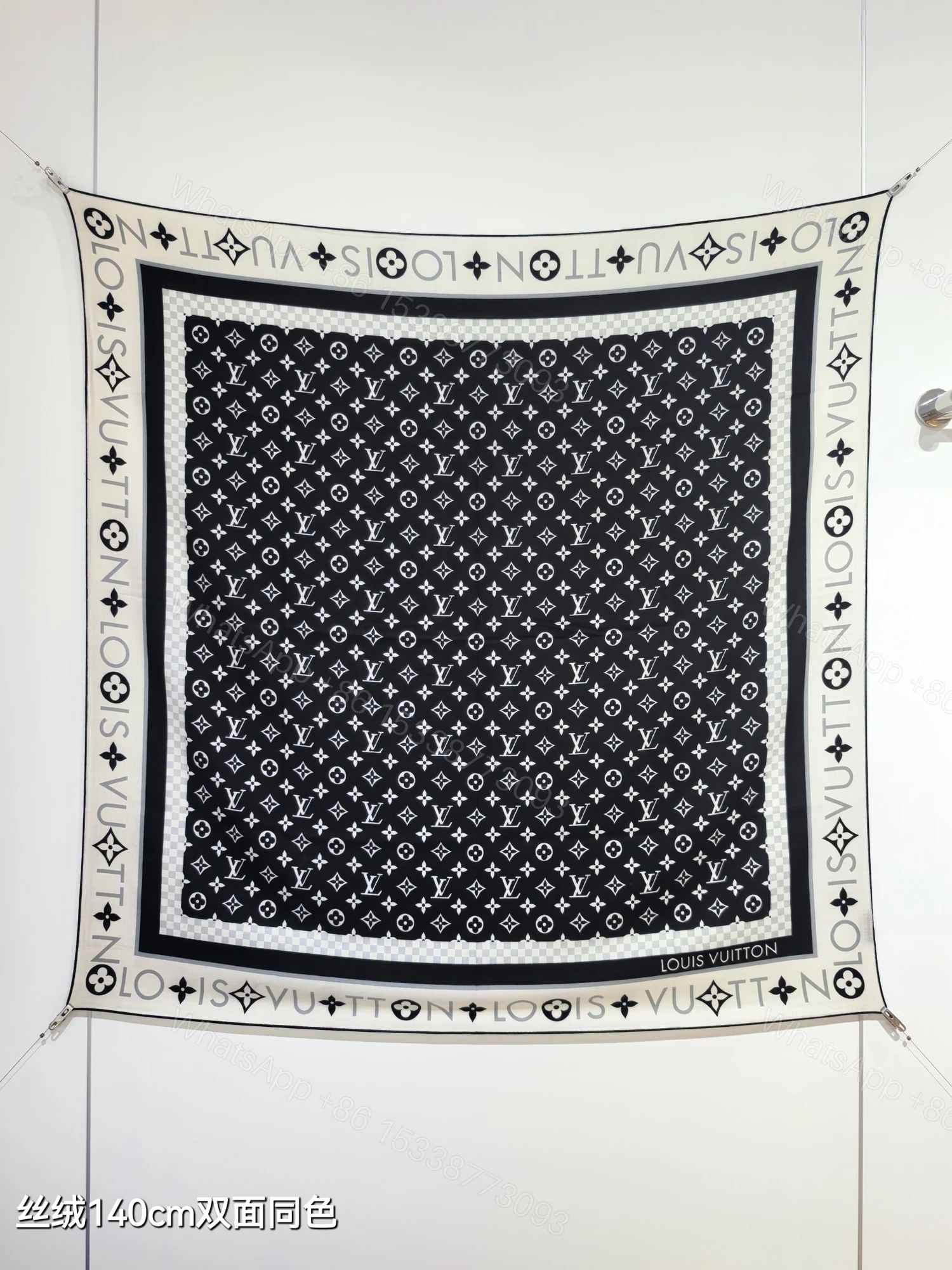 LV 高仿絲巾 140CM 黑白Monogram印花方巾 — view 1