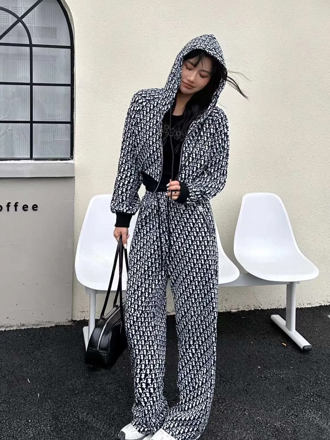 DIOR — view 1