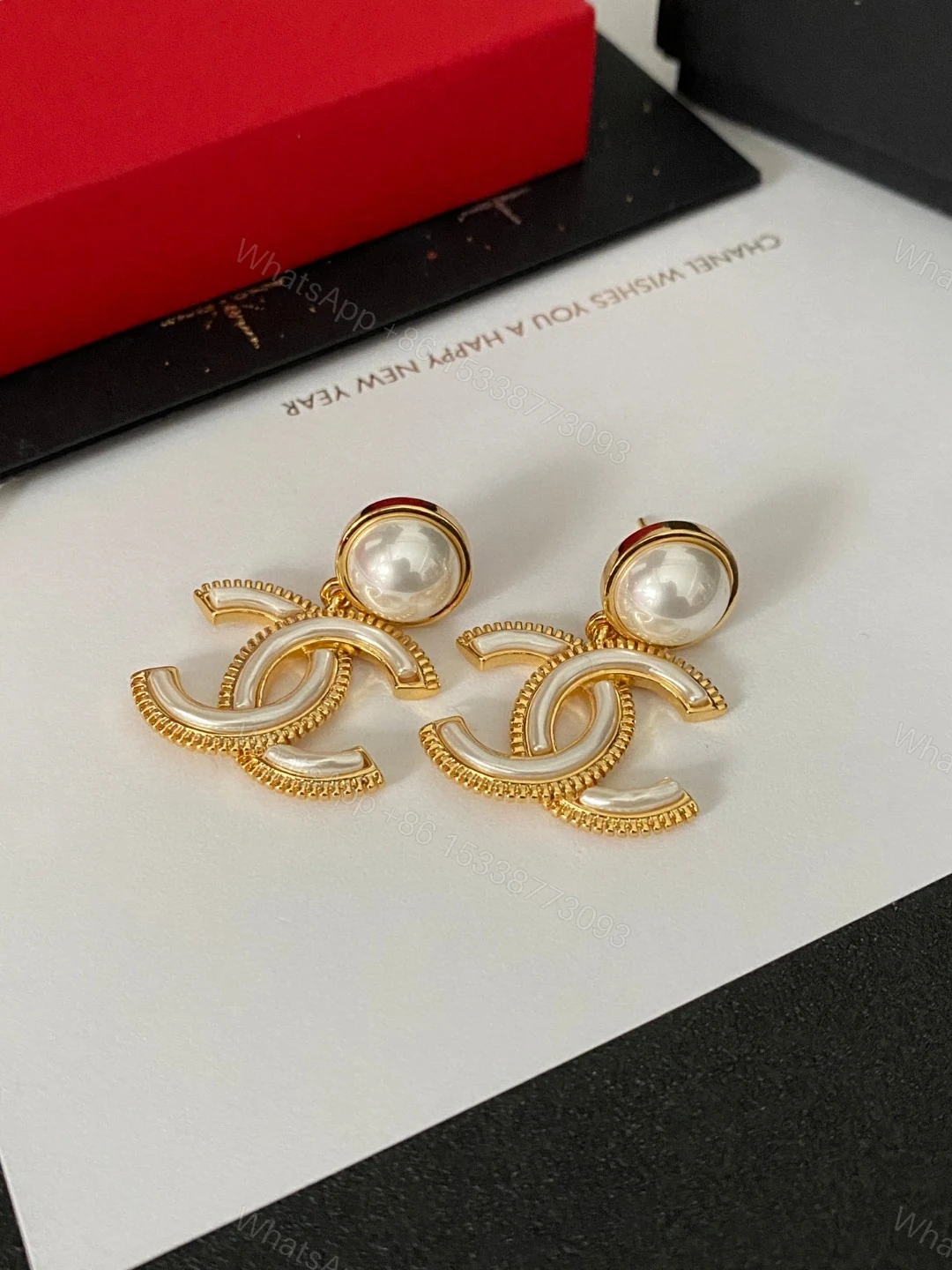 Chanel 高仿珍珠雙C耳環 無鑽簡約設計 日常百搭推薦款 — view 1