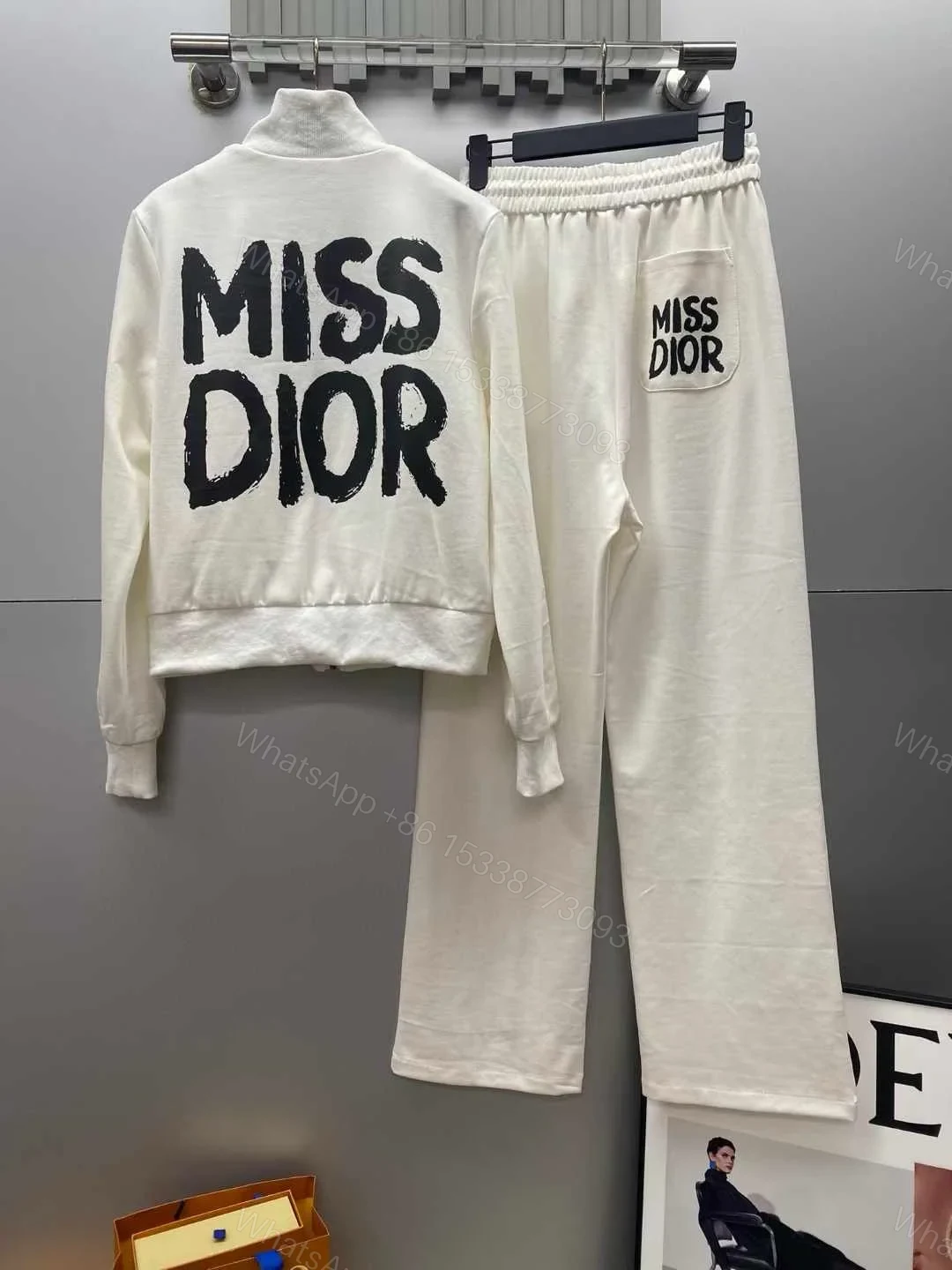 DIOR — view 1