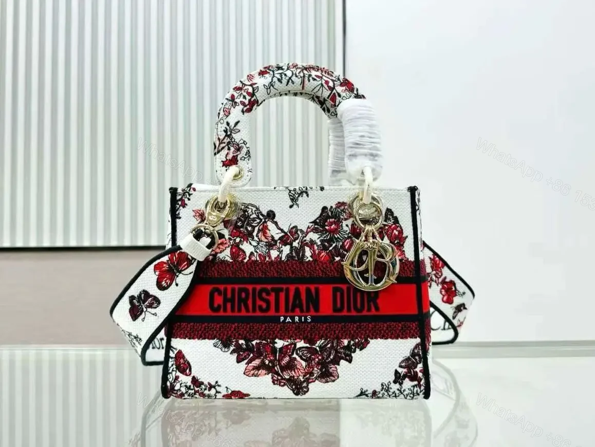 Design Medium Lady D-Lite Bag White and Red Le Cœur des Papillons Embroidery – Dubai Fashion LUX — view 1