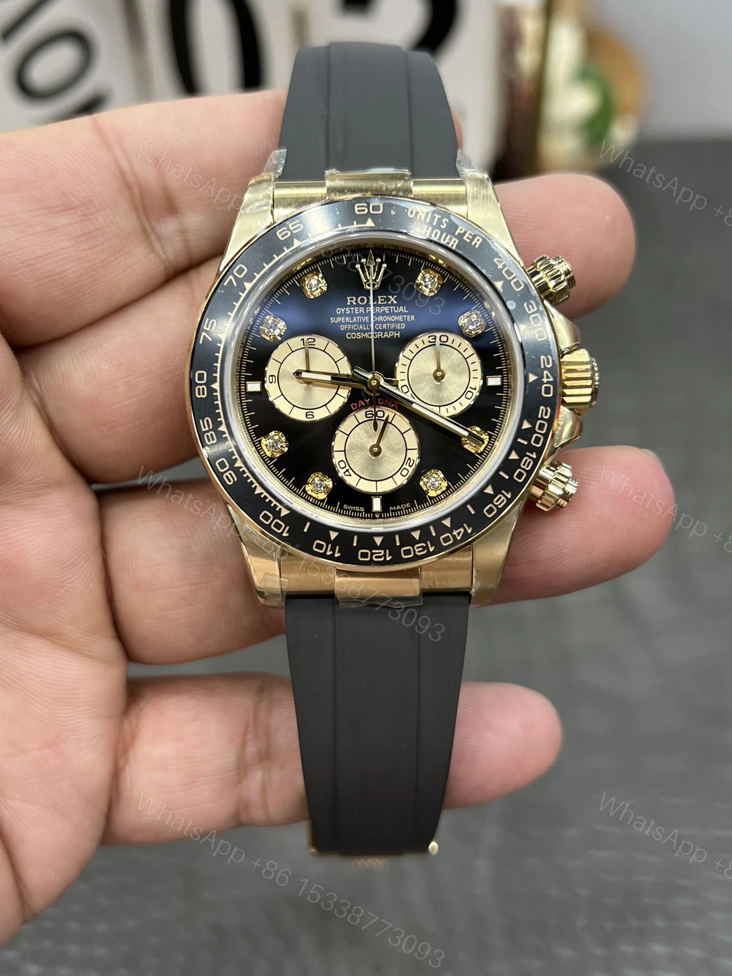 Rolex 高仿 男款 Daytona 黑面鑽刻橡膠帶計時腕錶 高端運動風 — view 1