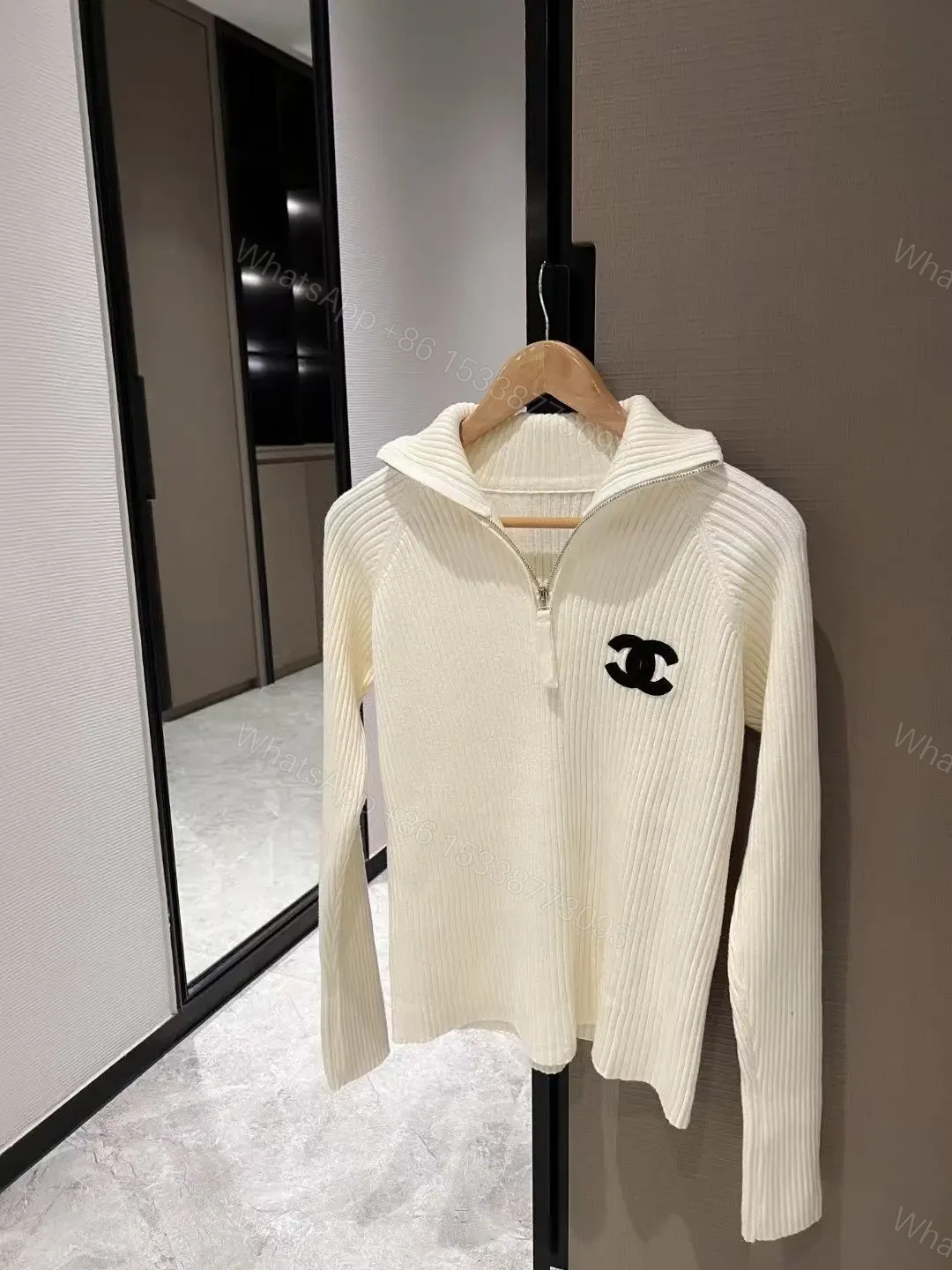 CHANEL — view 1