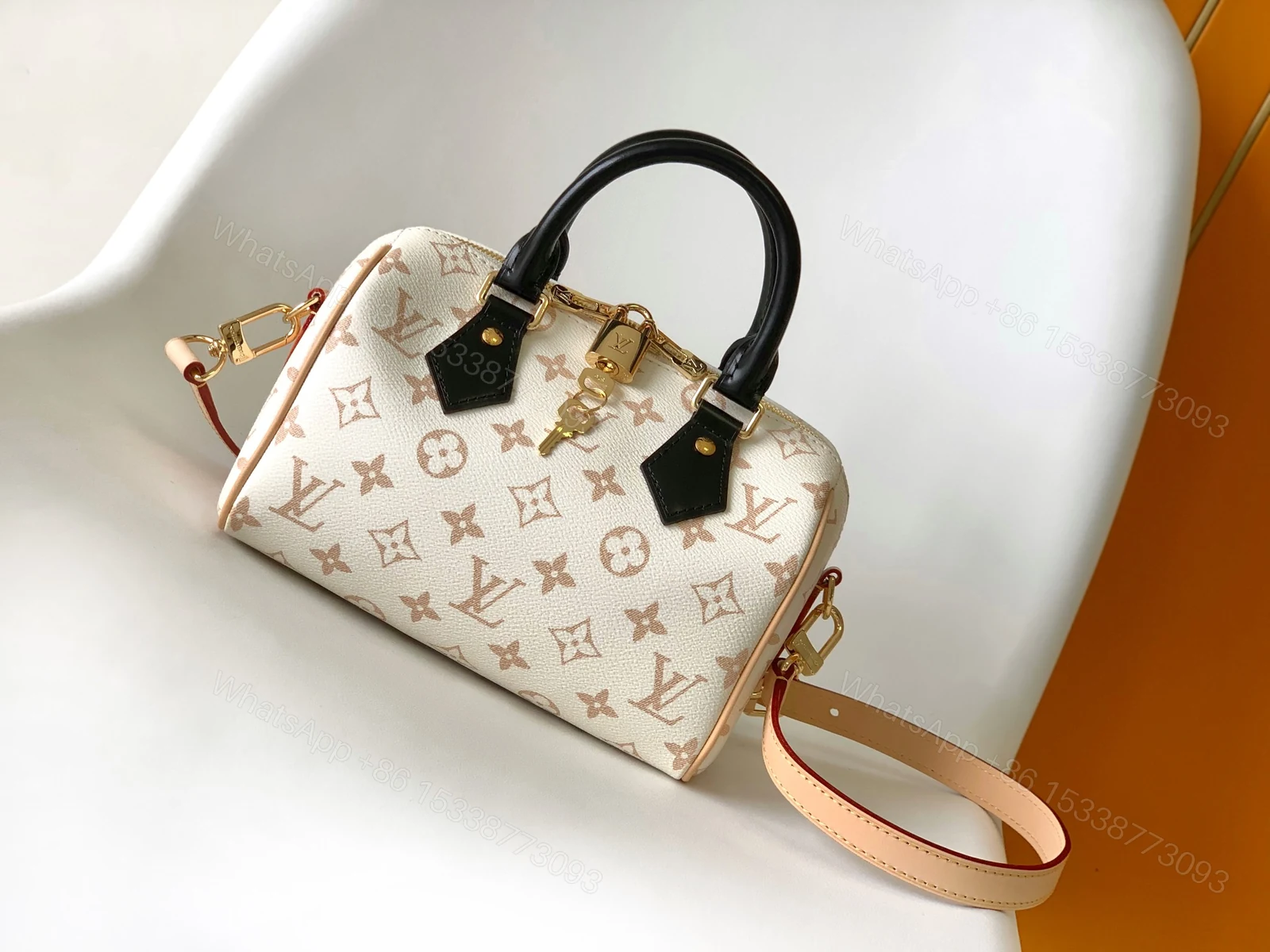 LV 高仿Nano Speedy迷你包 M46906 白色老花迷你波士頓可愛包款 — view 1