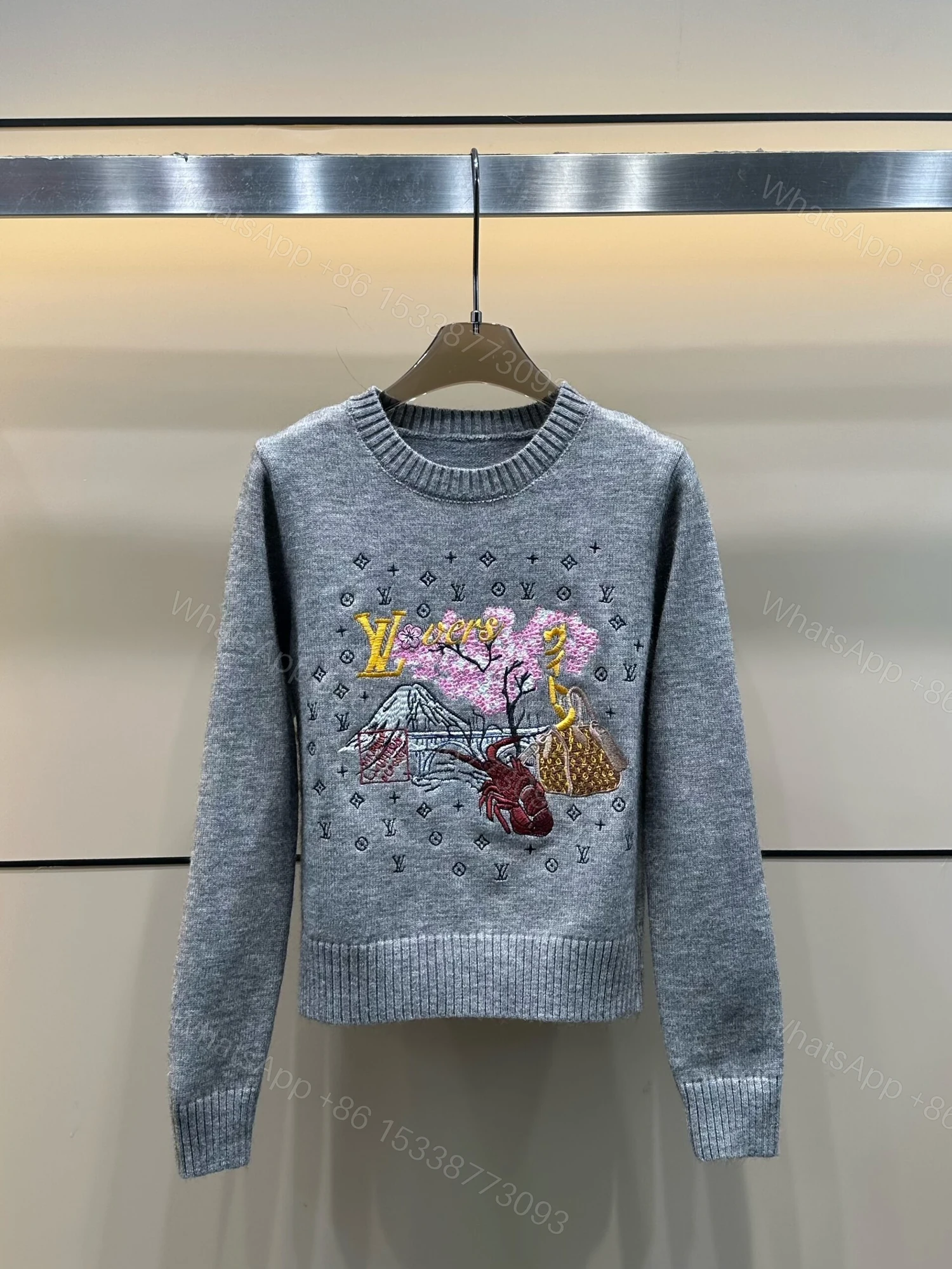 LV A貨女士灰色毛衣刺繡圖案休閒百搭款 — view 1
