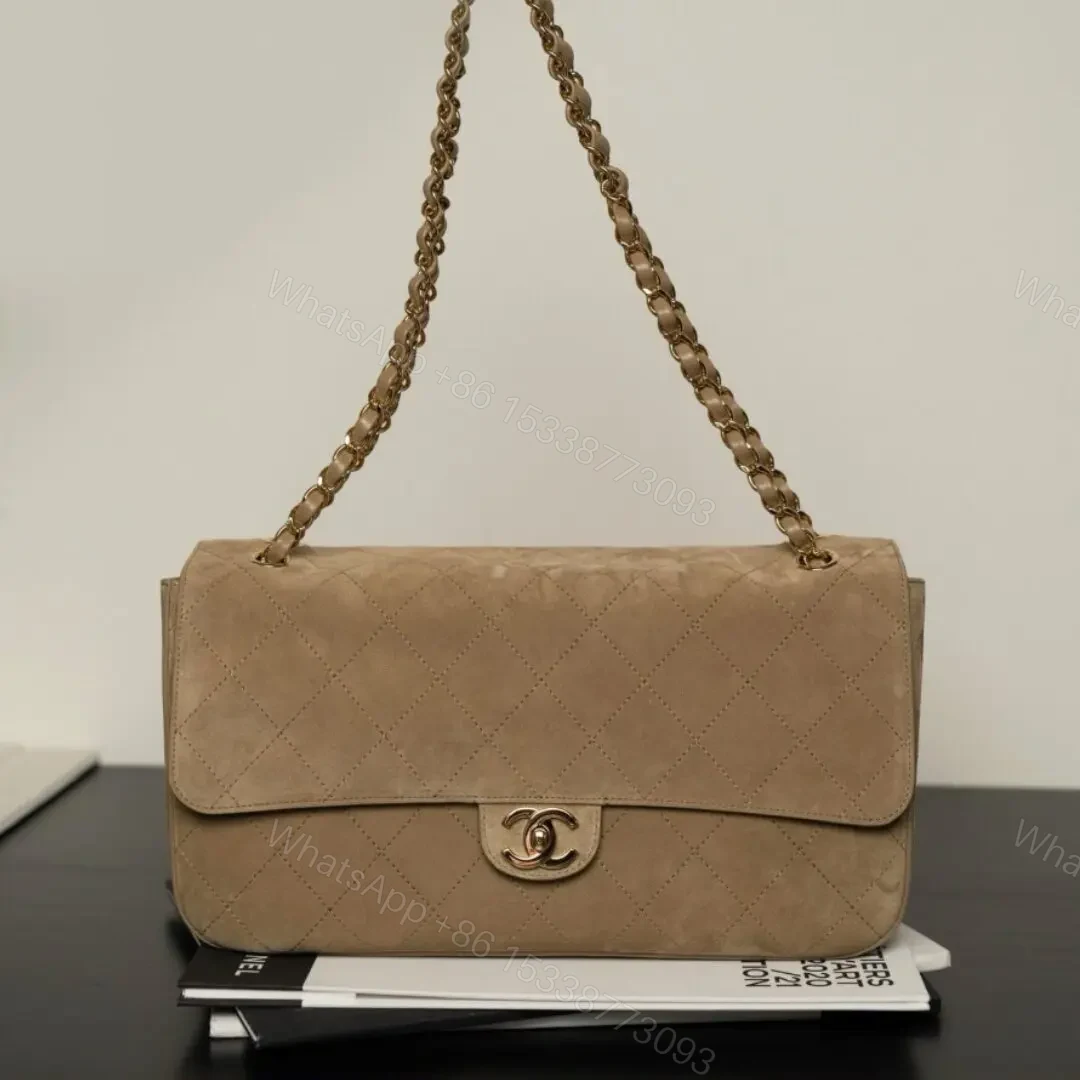 Chanel Maxi Souplissimo flap bag — view 1
