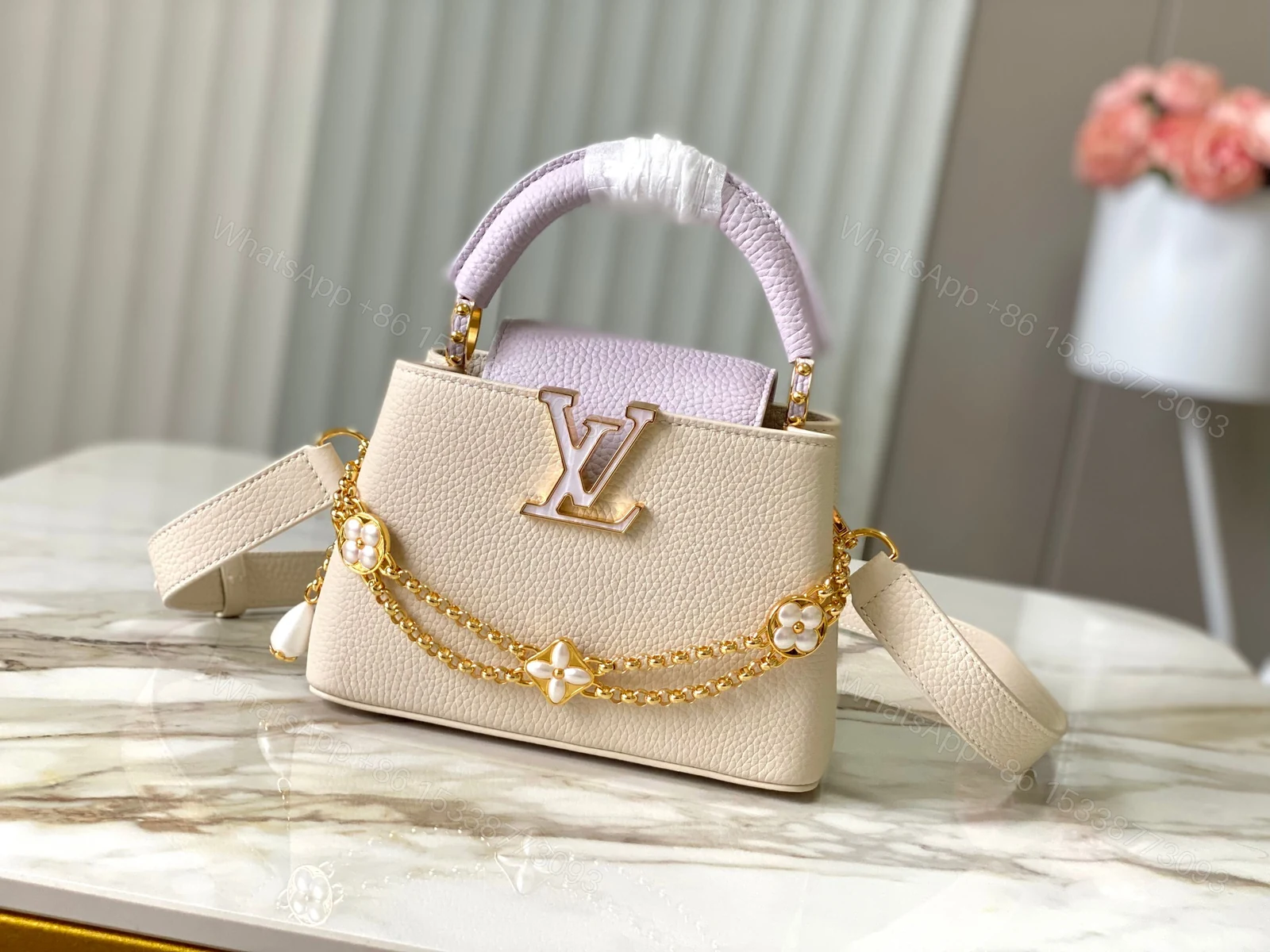 LV 高仿奶油白金鏈花飾手提包 小號氣質百搭款 — view 1