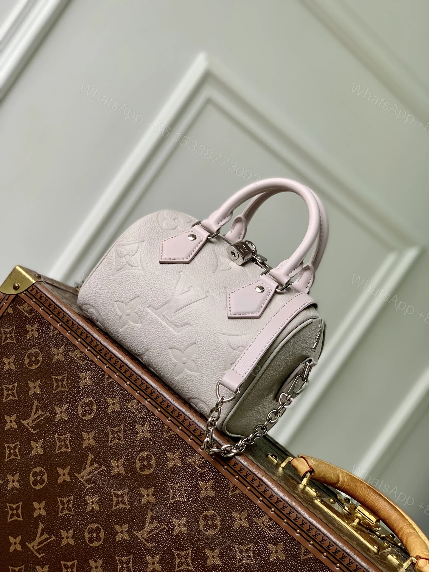 LV 一比一 M28343 白粉拼色壓紋 Nano Speedy 迷你手提斜背包 女款高端精品小包 — view 1