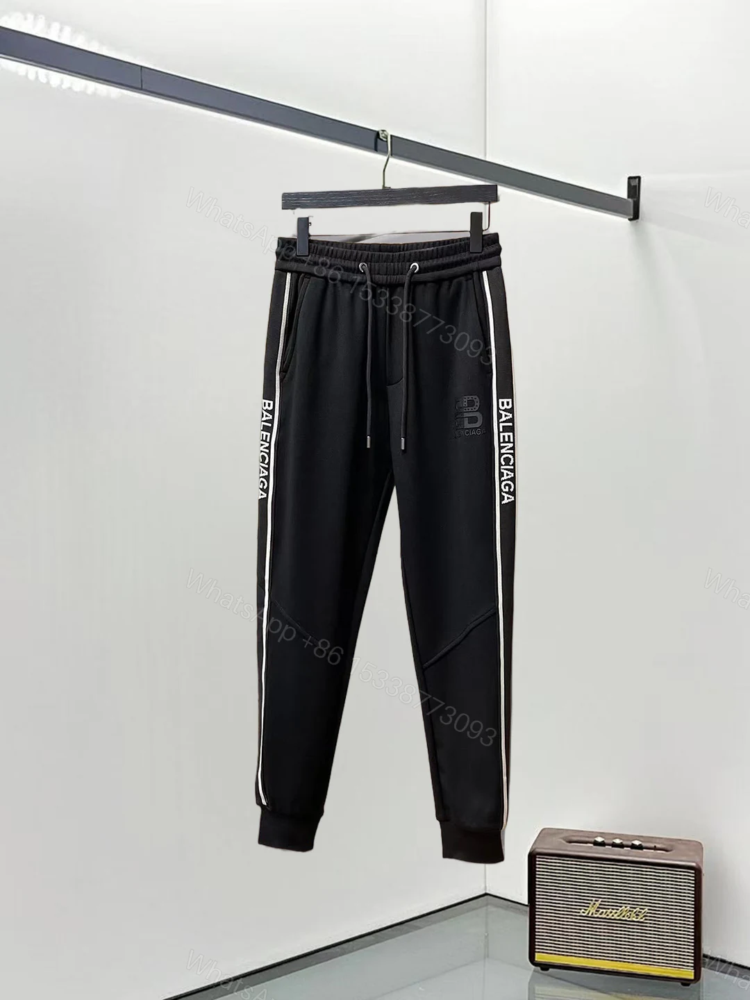 Balenciaga 高仿男士白邊縮口運動褲 雙邊LOGO款式百搭實穿 — view 1