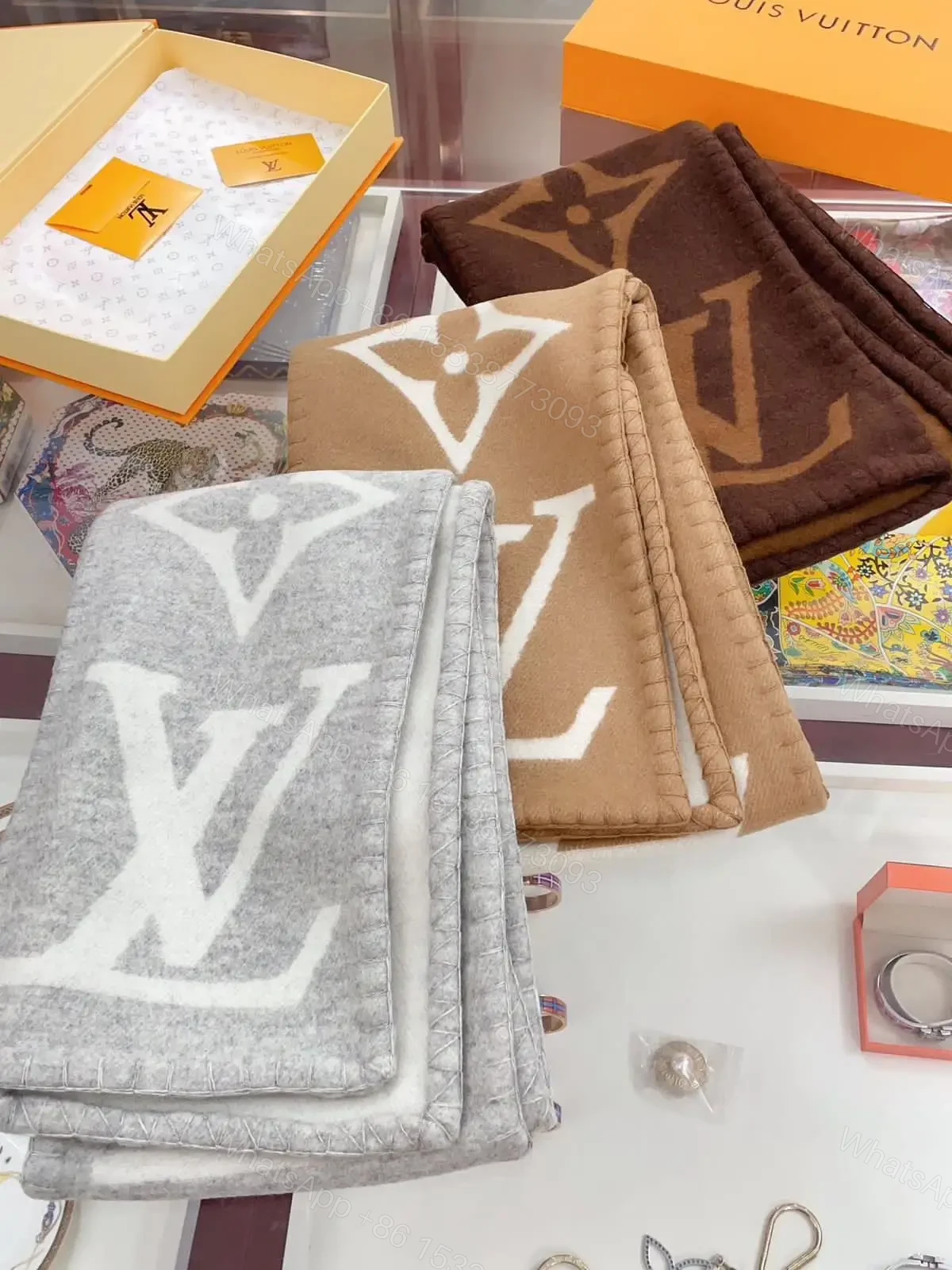 LOUIS VUITTON — view 1