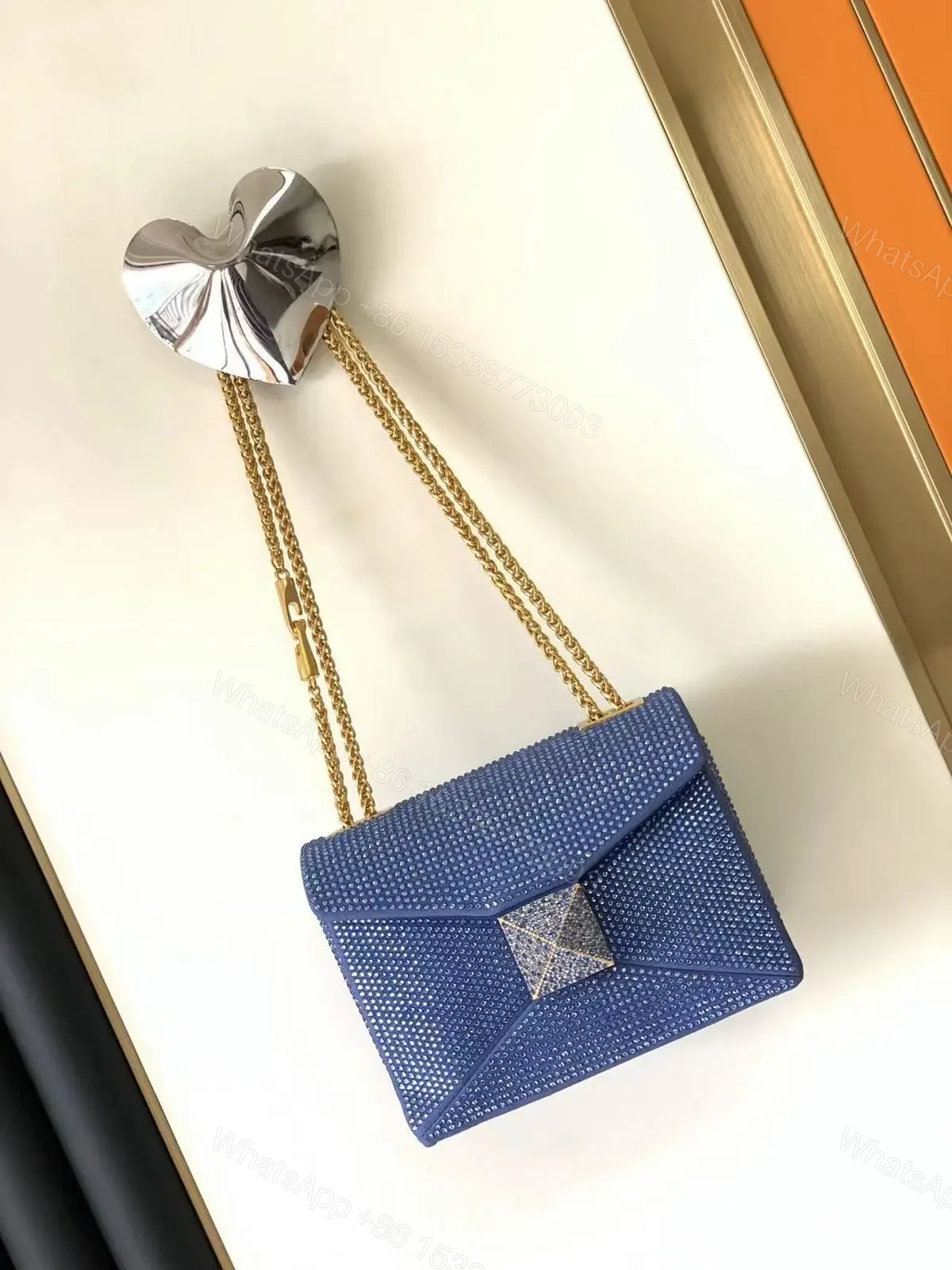 VALENTINO — view 1