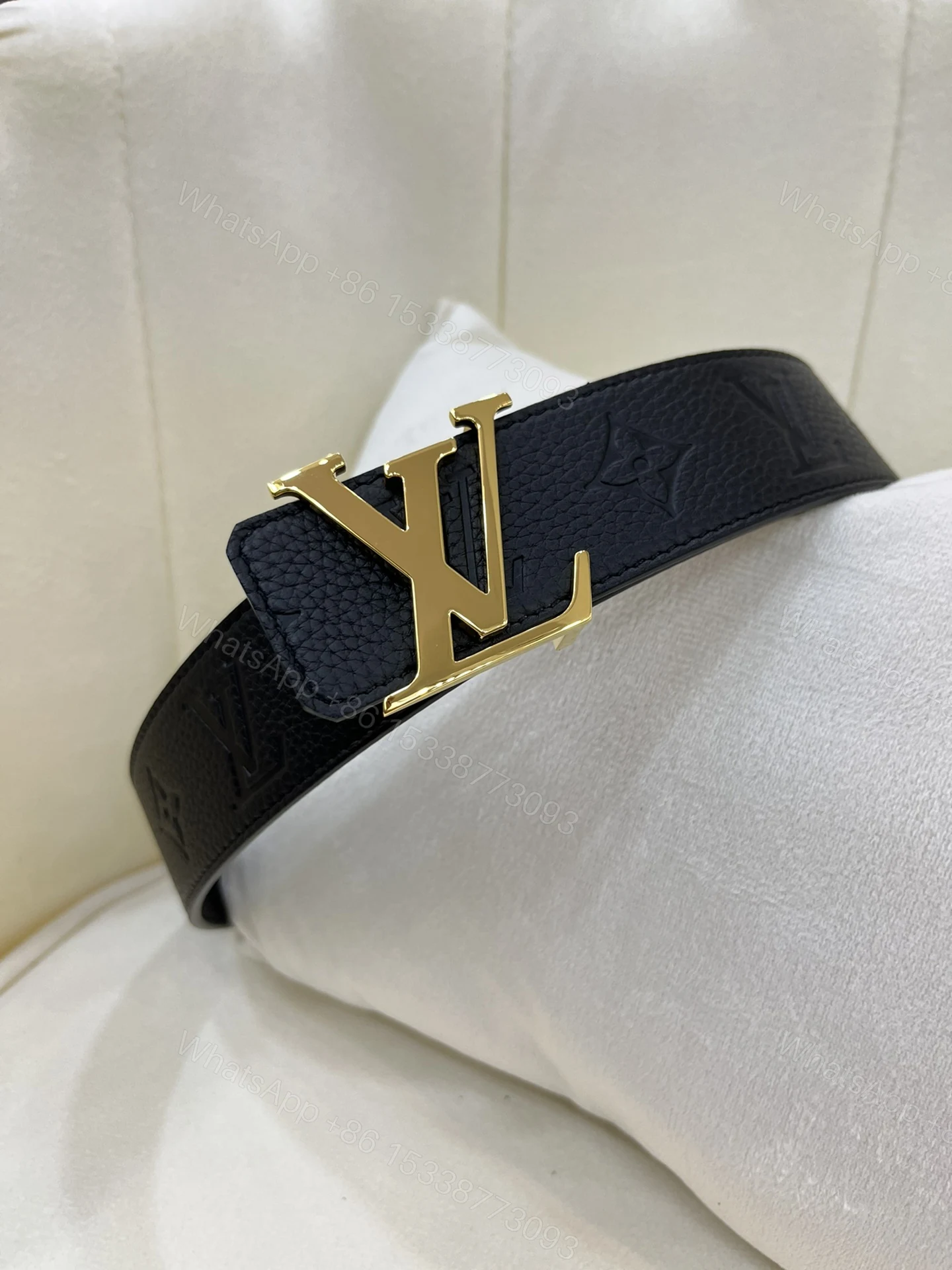 LV A貨 男款 皮帶 黑色壓紋設計 金扣 商務百搭款 — view 1