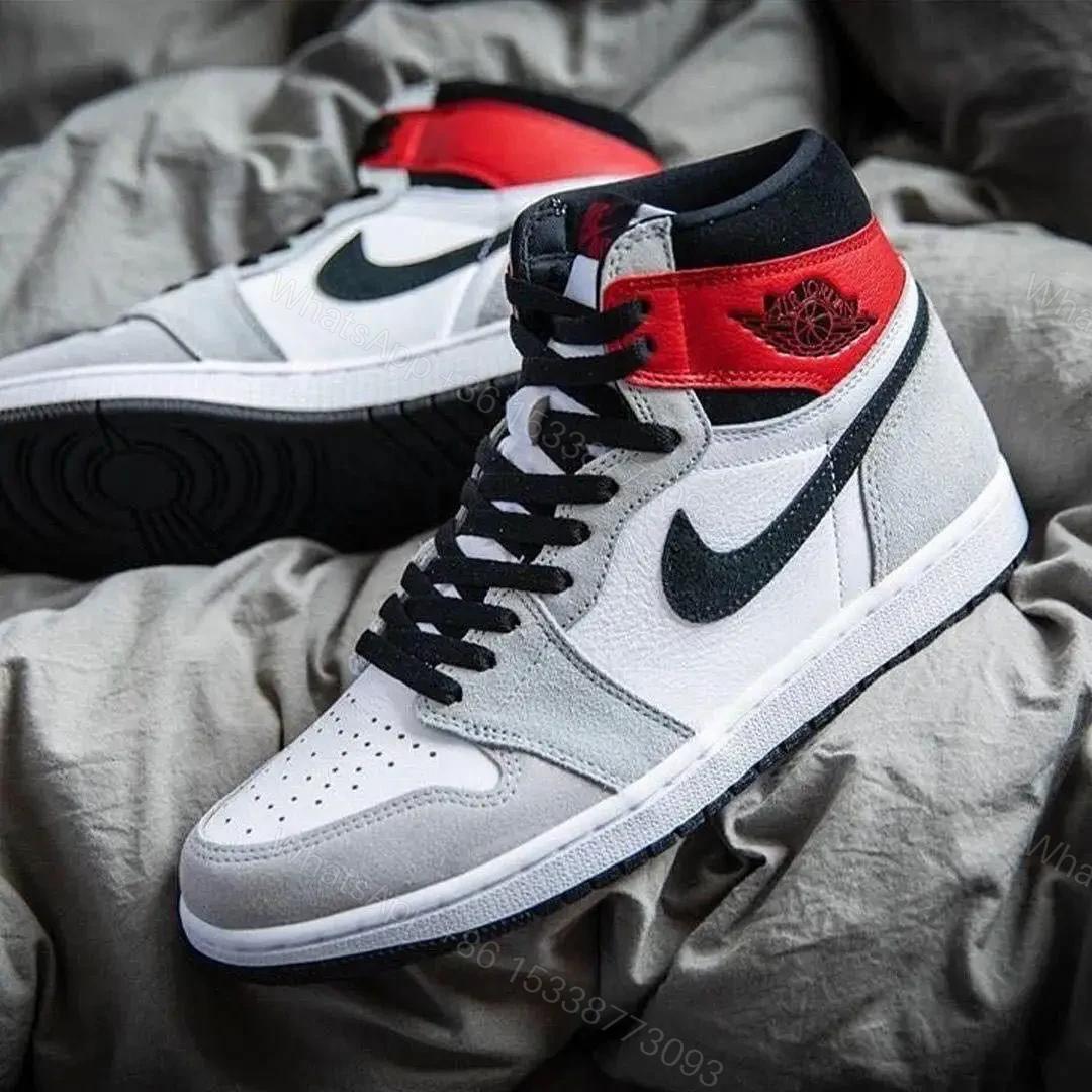 Nike Air Jordan 1 Retro High OG Light Smoke Grey — view 1