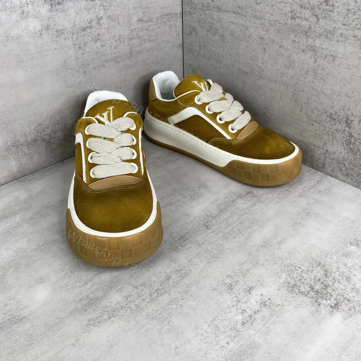 LV 一比一 Trainer Maxi 麂皮厚底運動鞋 焦糖黃色 — view 1
